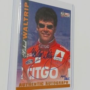 1997 Score Board  Michael Waltrip Autographed Card